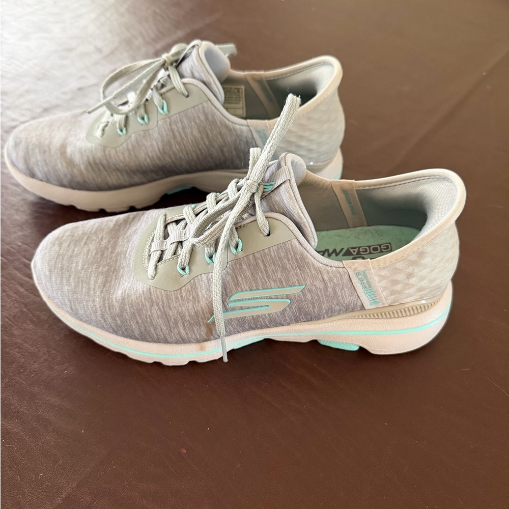 Skechers Women’s Light Gray Golf Shoes with Mint Trim